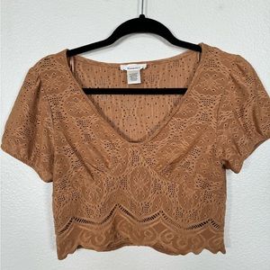 SOLD ON DEPOP Urban Romantics crop top